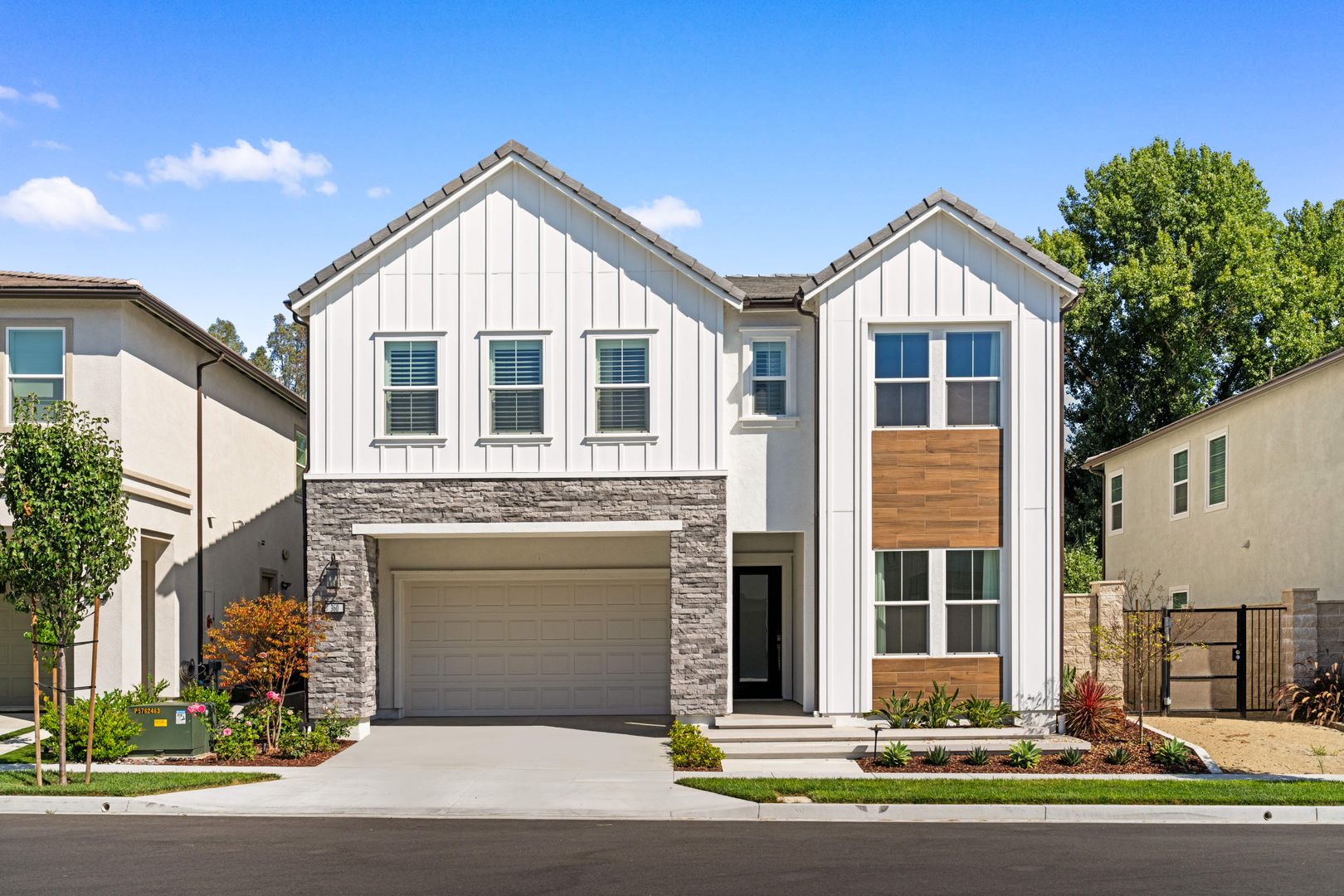 Lake Forest House: 360 Riverbend