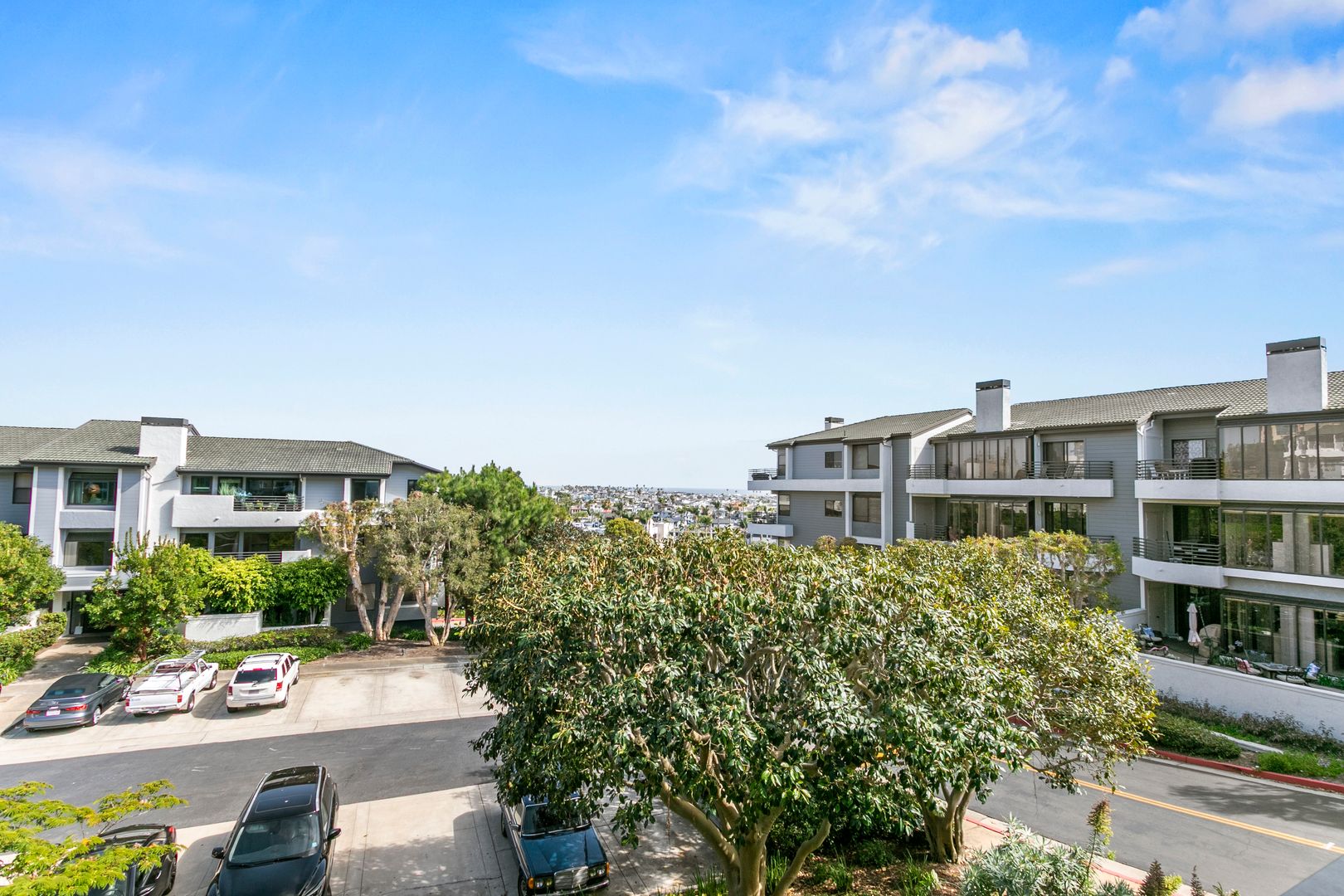 Newport Beach Condo: 260 Cagney Ln