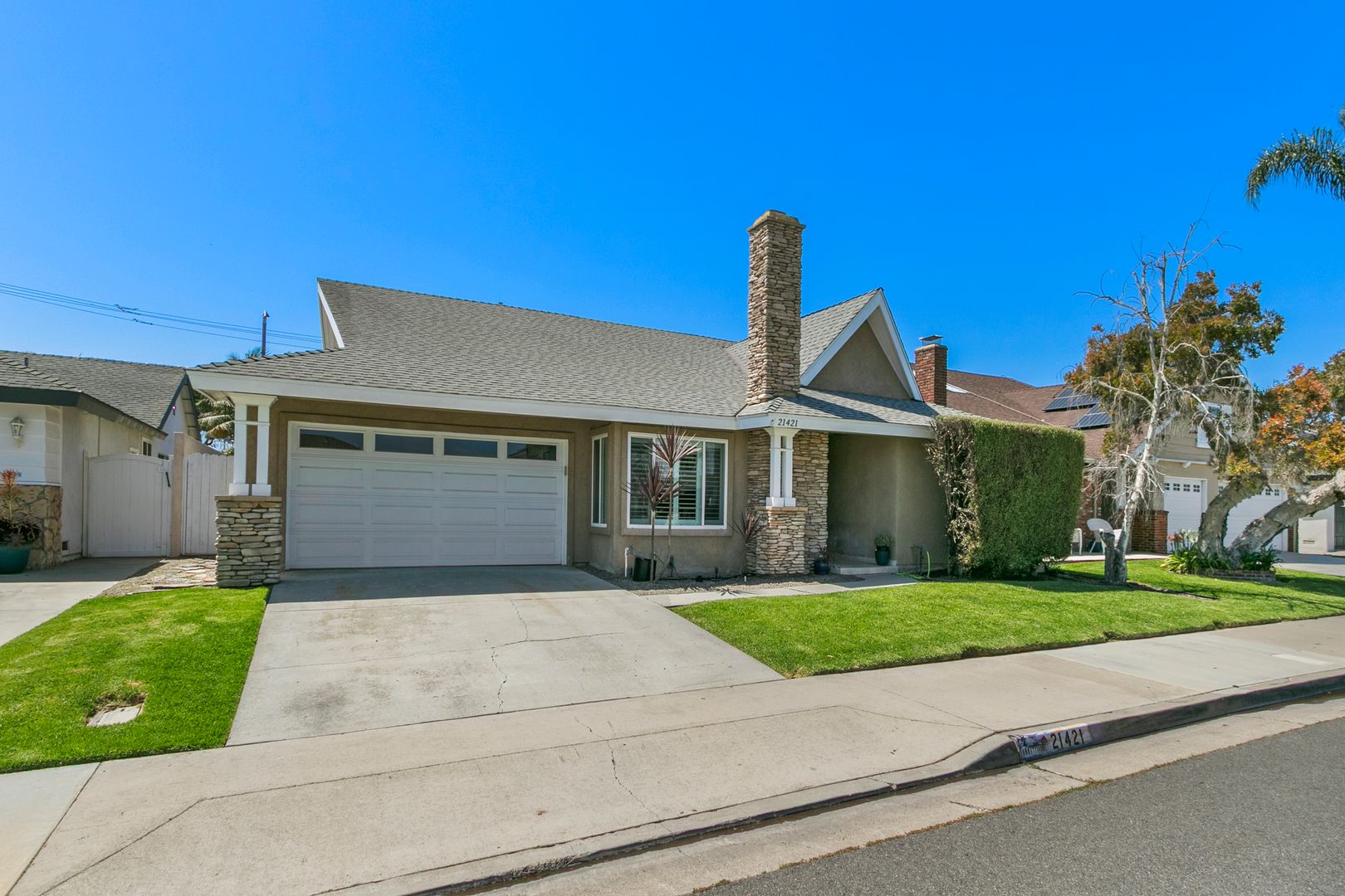 Huntington Beach House: 21421 Pinetree Lane