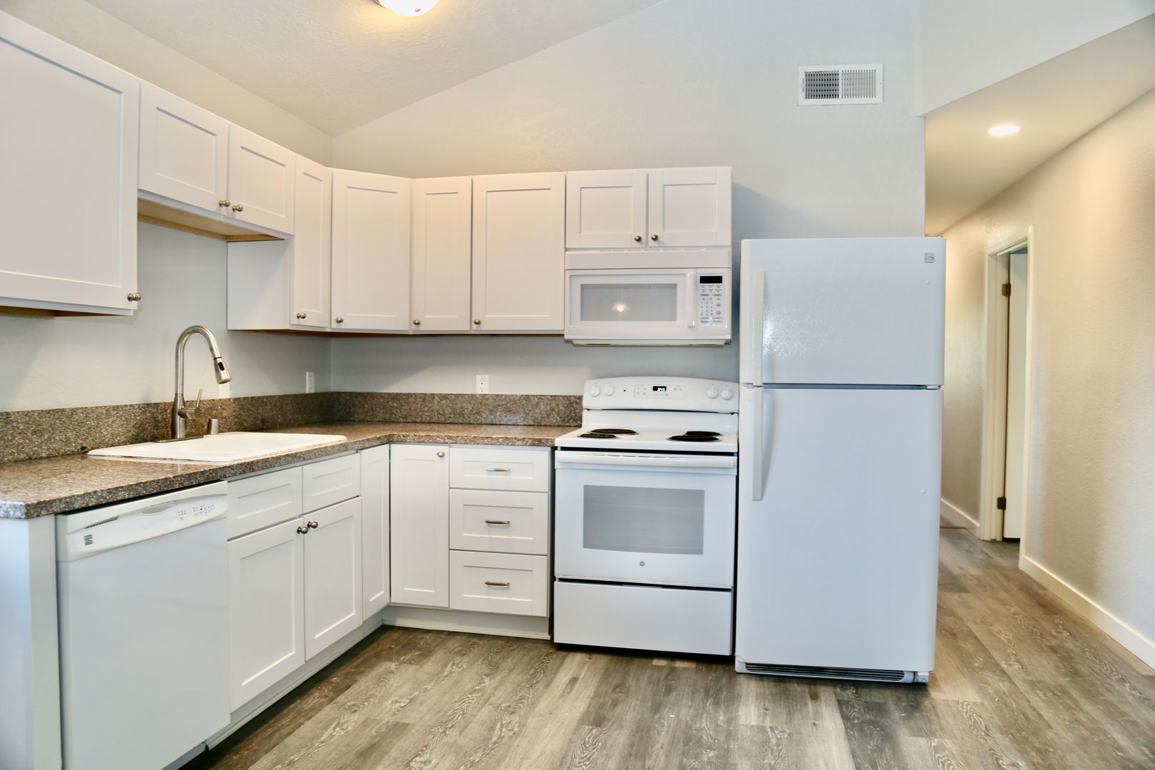 Newport Beach House: 4709 River Ave. B (front)