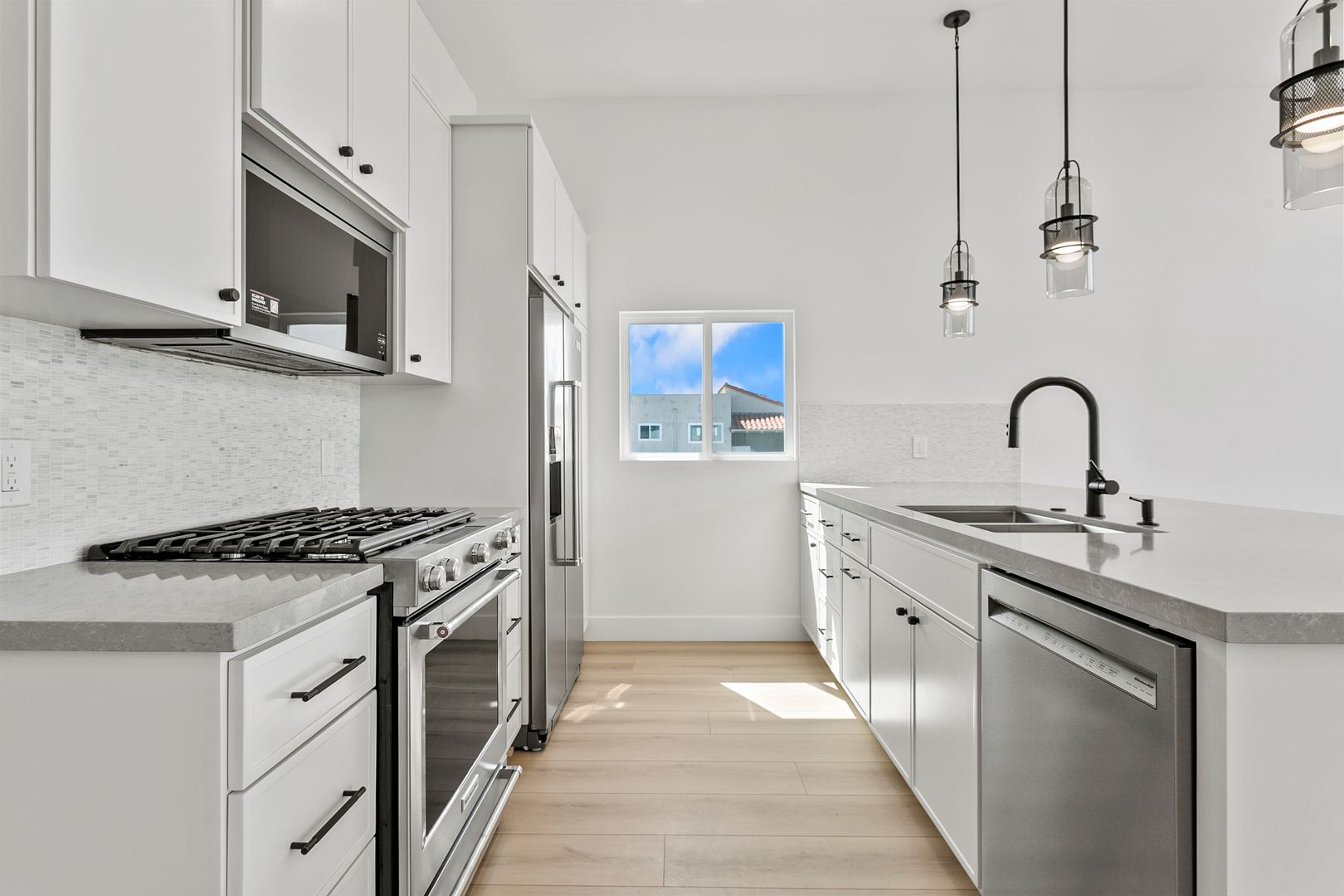 Newport Beach Apartment: 913 W. Balboa Blvd