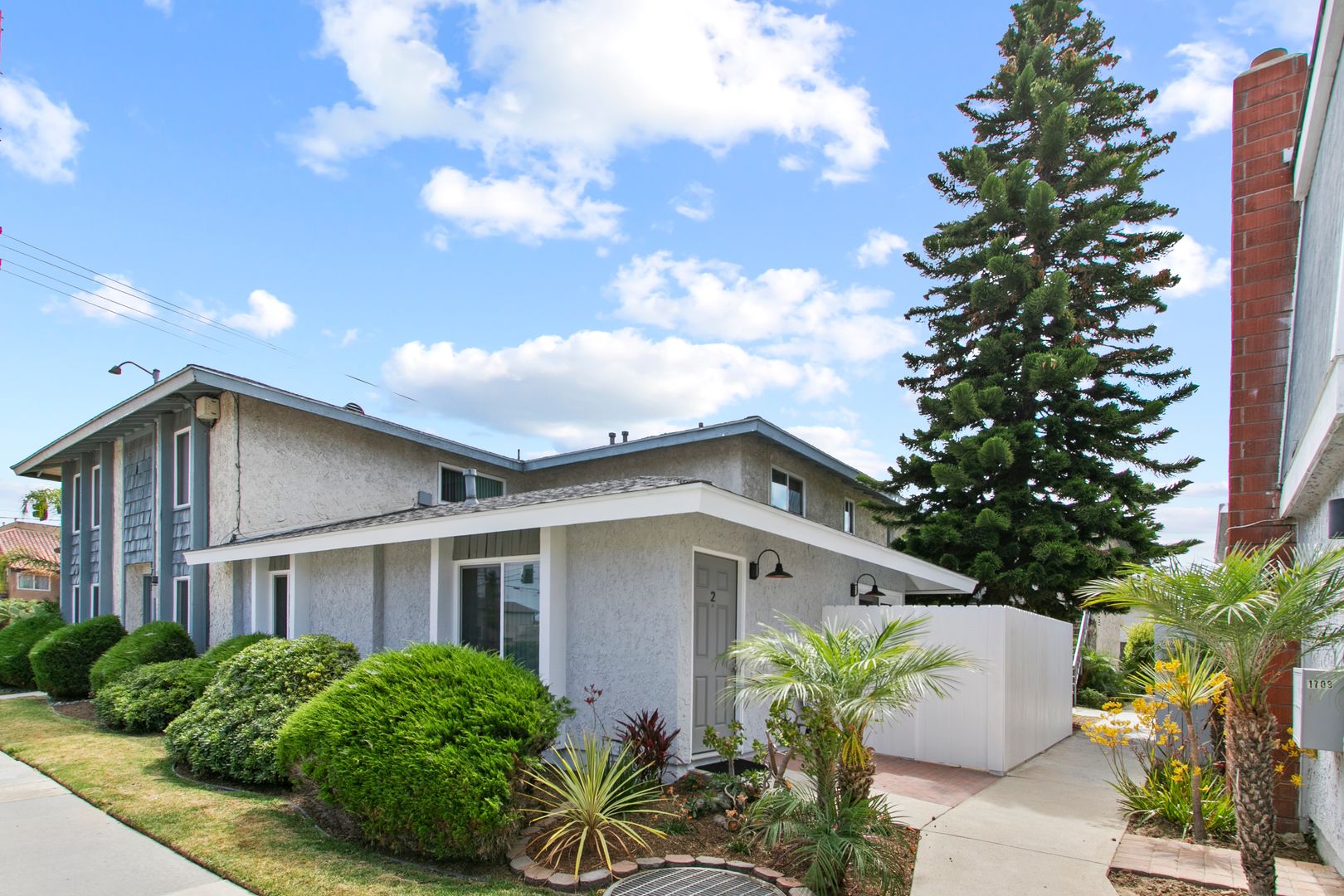Huntington Beach Apartment: 1703 Delaware St