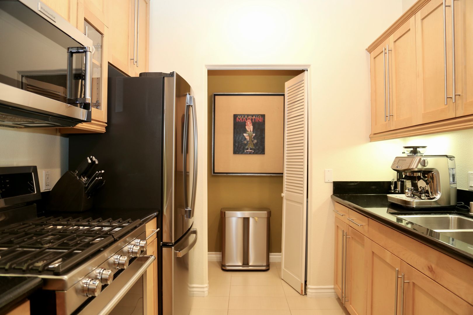Irvine House: 3409 Watermarke Pl