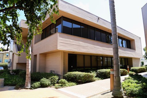 Commercial Office Space Close to Beach – photo 1