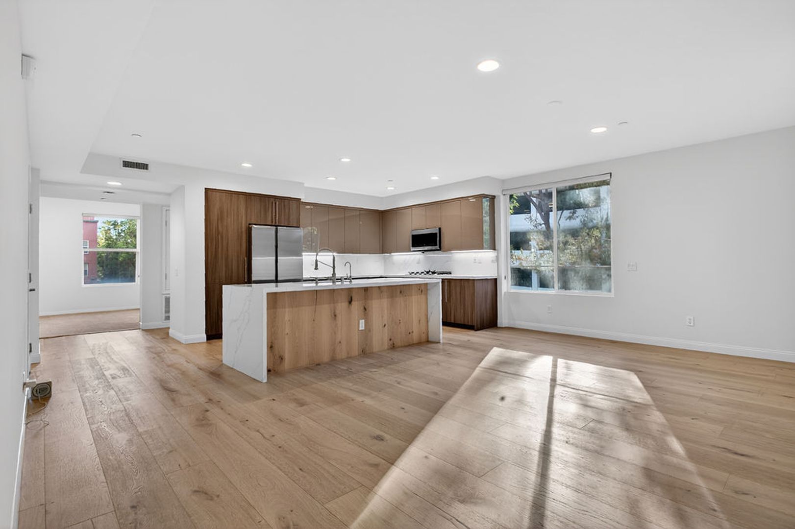 Irvine Condo: 575 Rockefeller