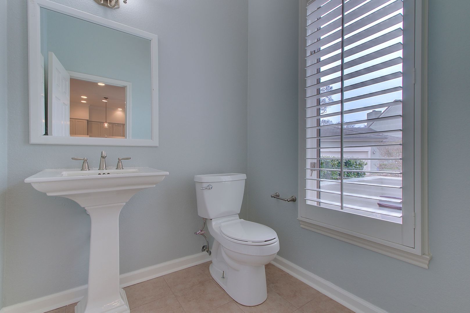 4231 Westlake Drive E2 22 of 32