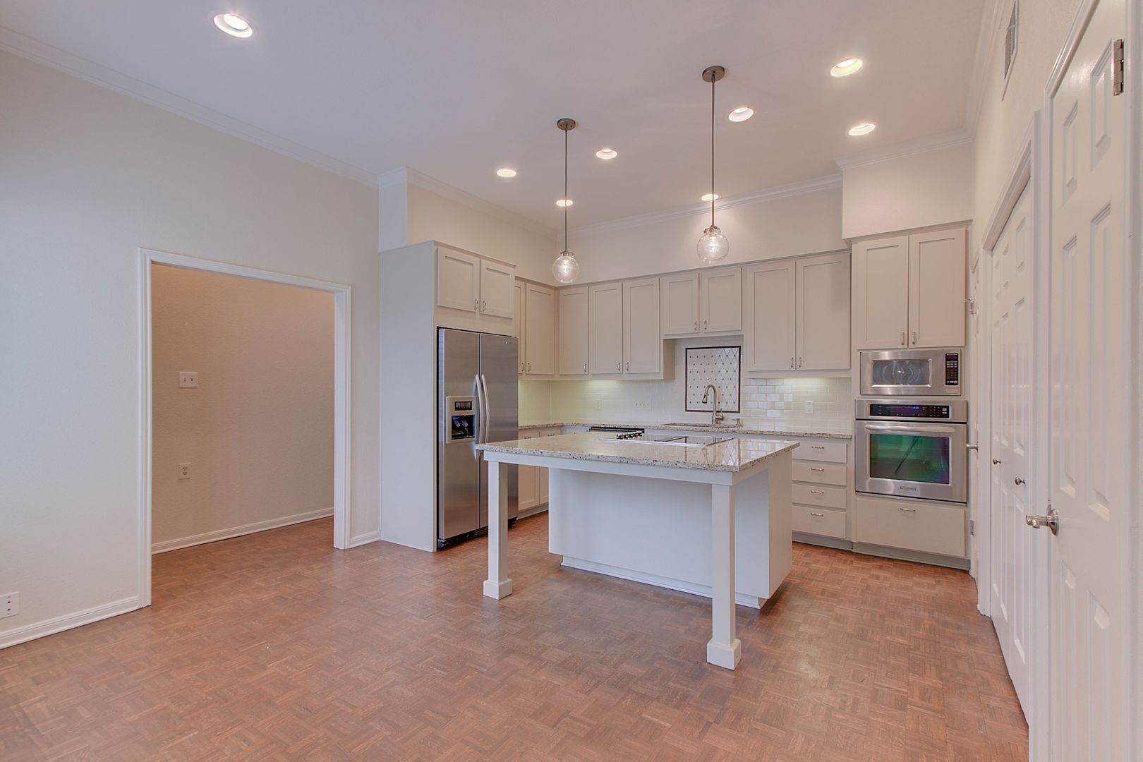 4231 Westlake Drive E2 7 of 12