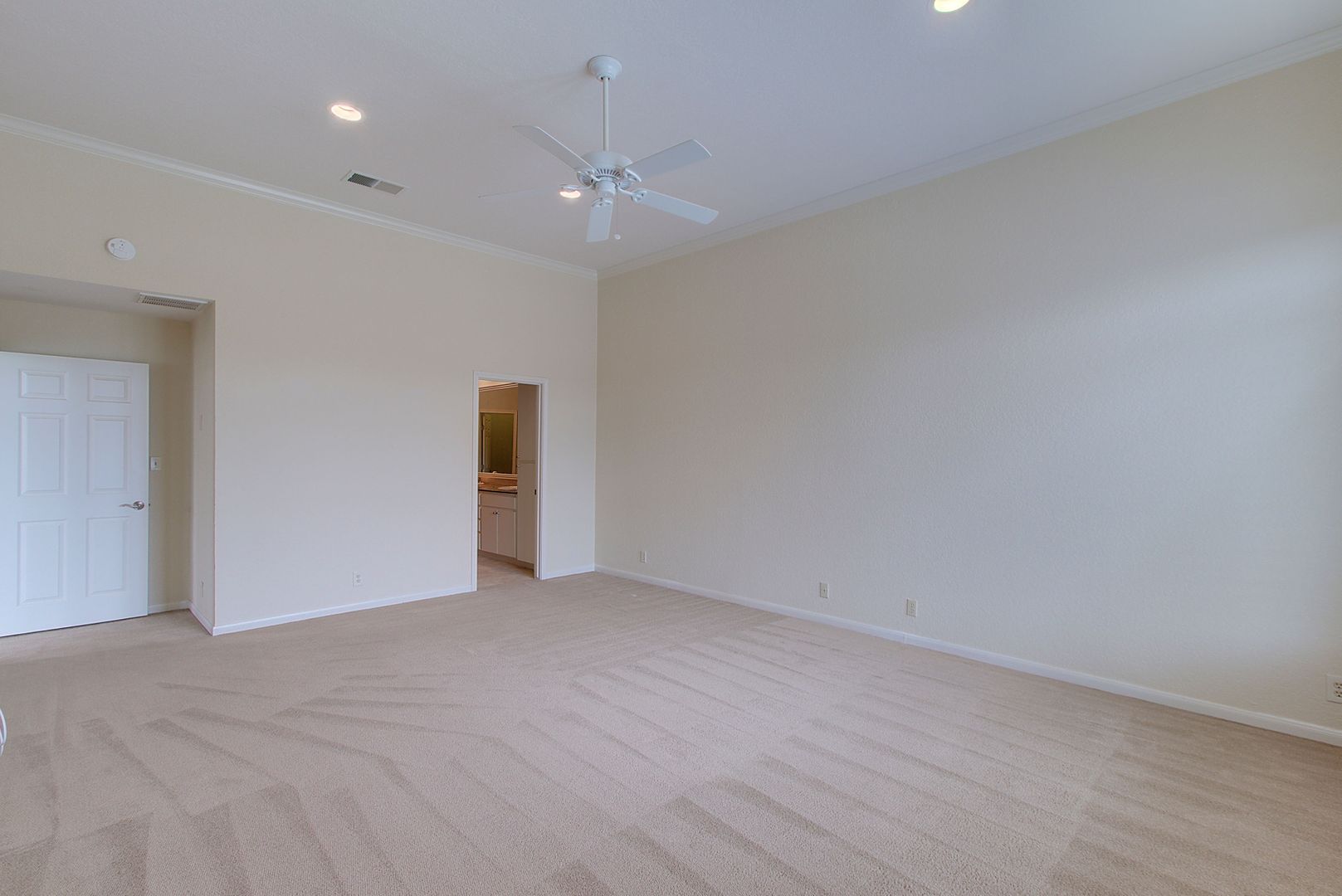 4231 Westlake Drive E2 24 of 32