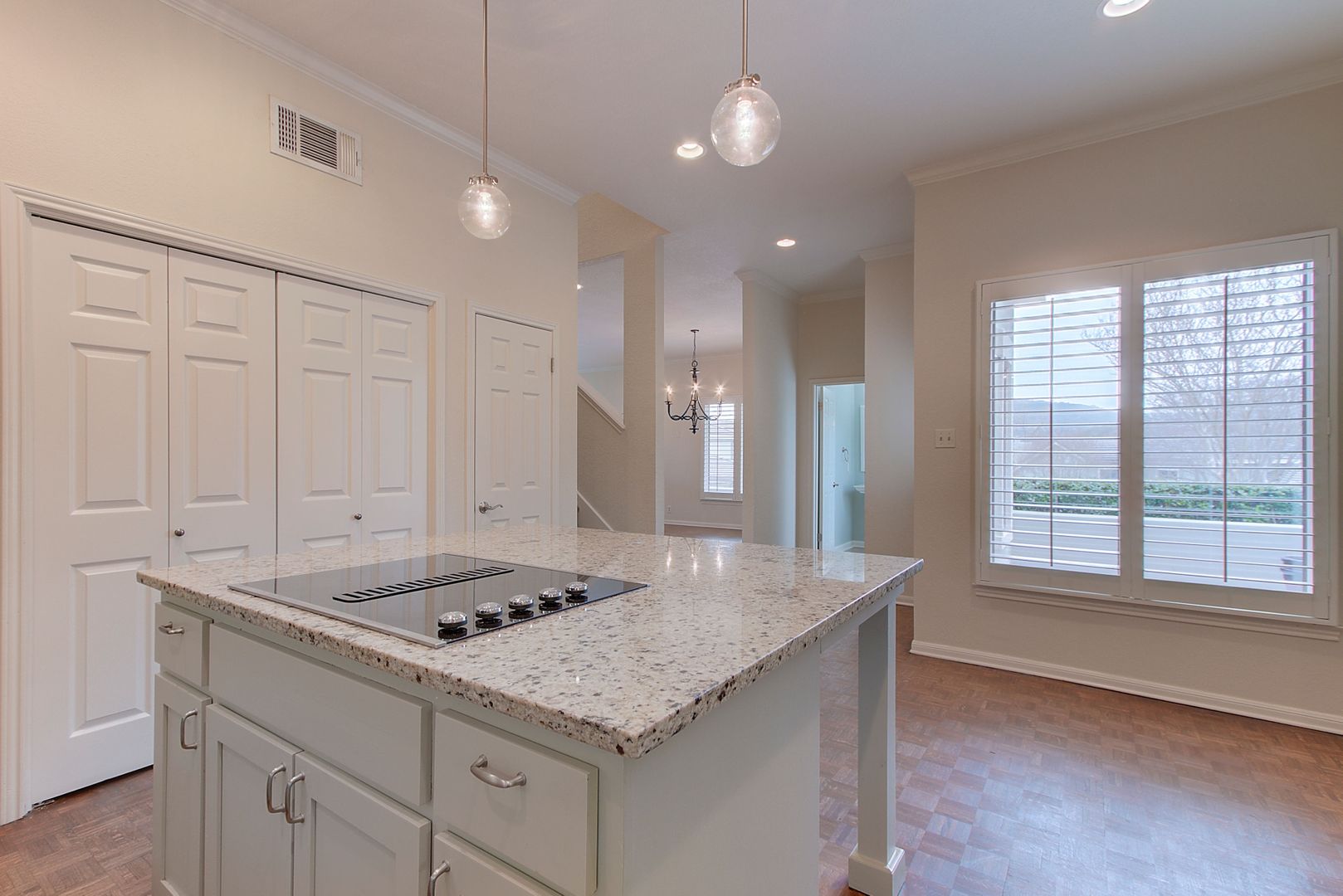 4231 Westlake Drive E2 11 of 12
