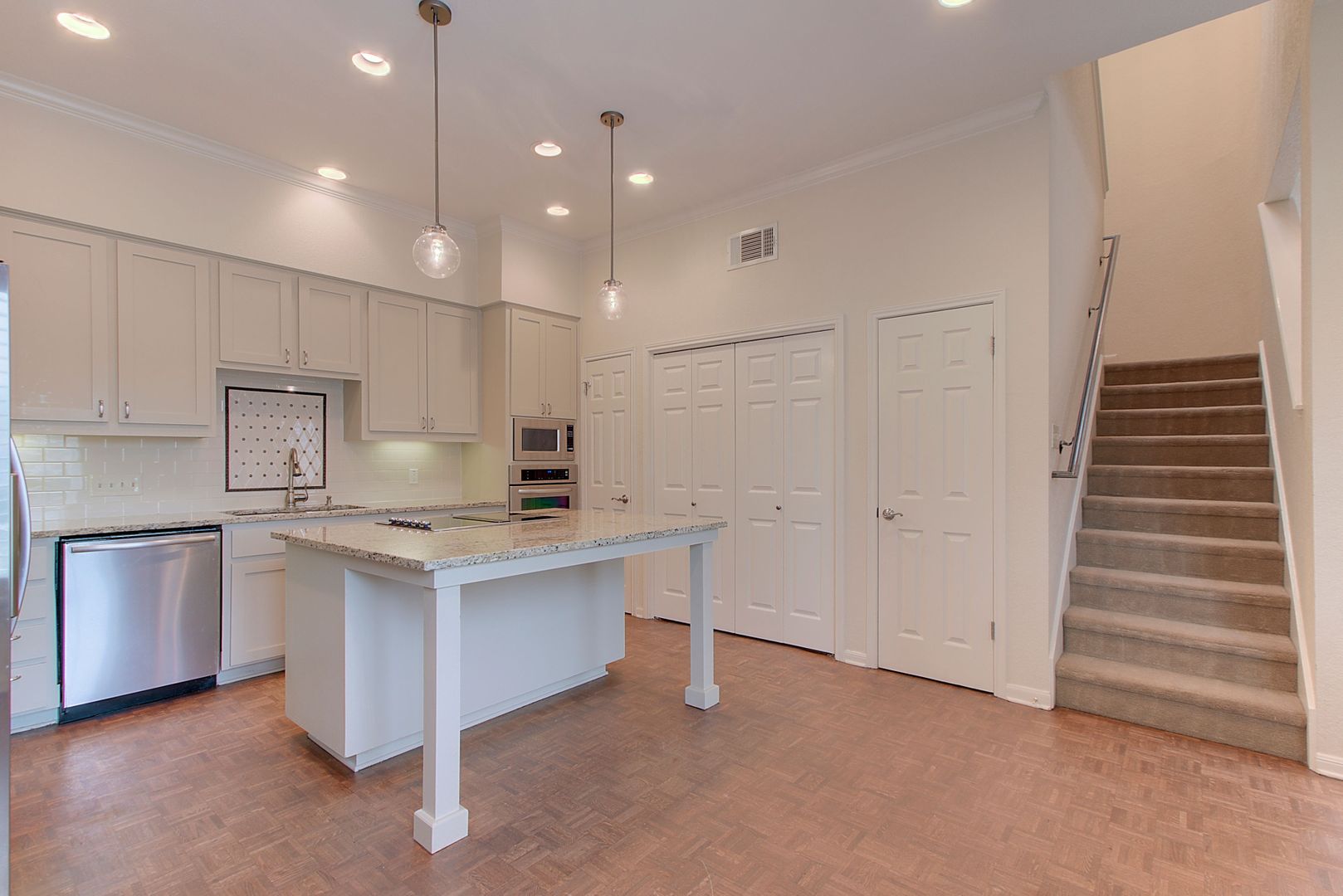 4231 Westlake Drive E2 9 of 12