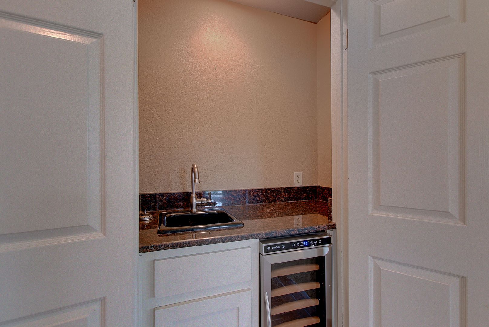 4231 Westlake Drive E2 17 of 32