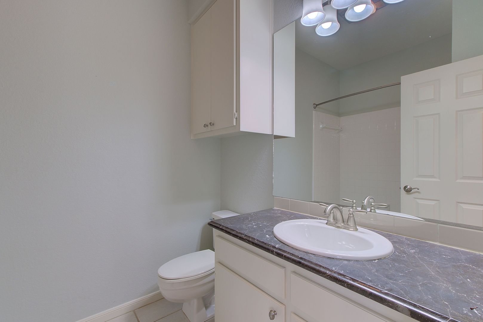 4231 Westlake Drive E2 27 of 32