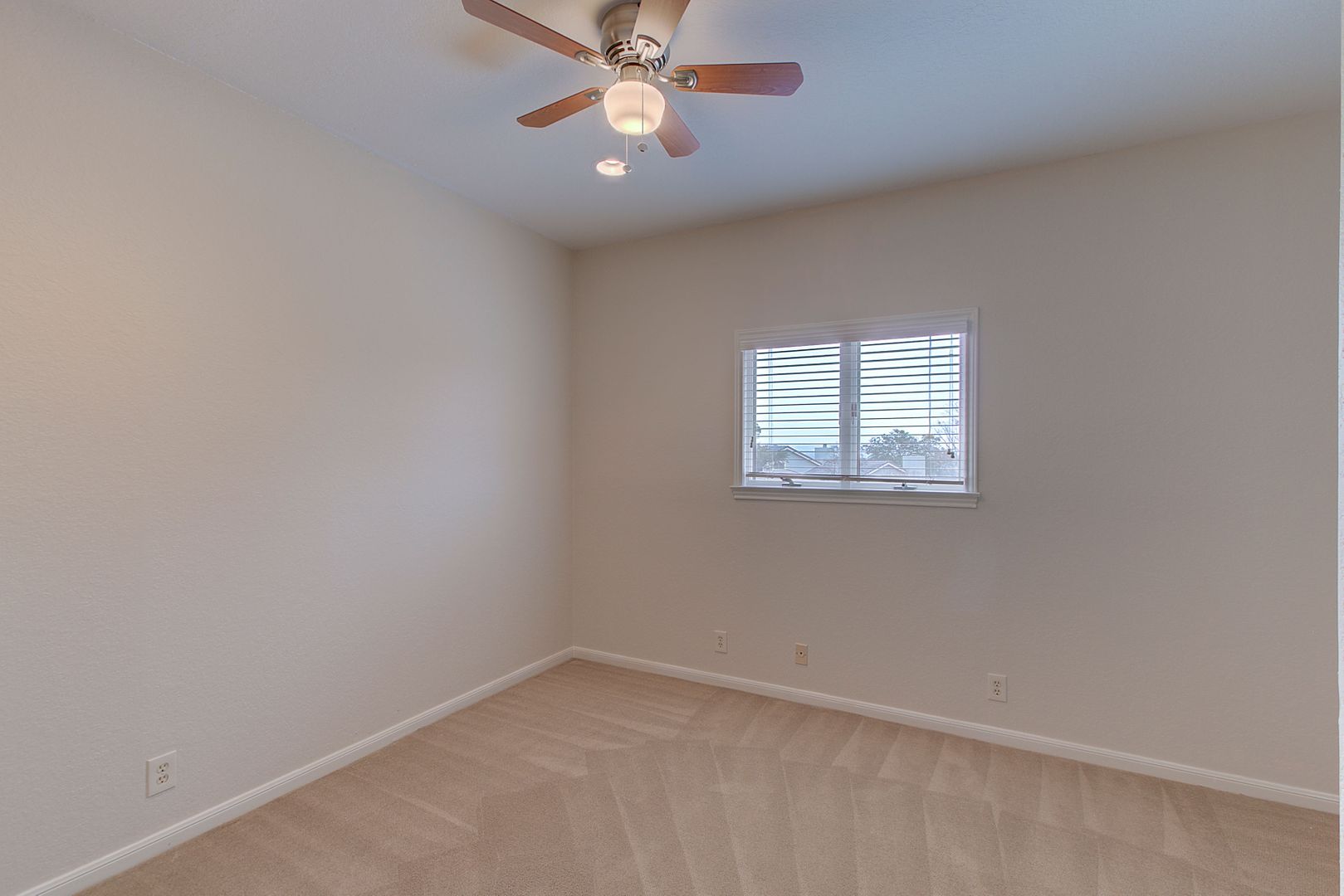 4231 Westlake Drive E2 20 of 32