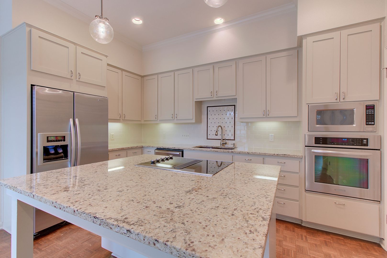 4231 Westlake Drive E2 13 of 32