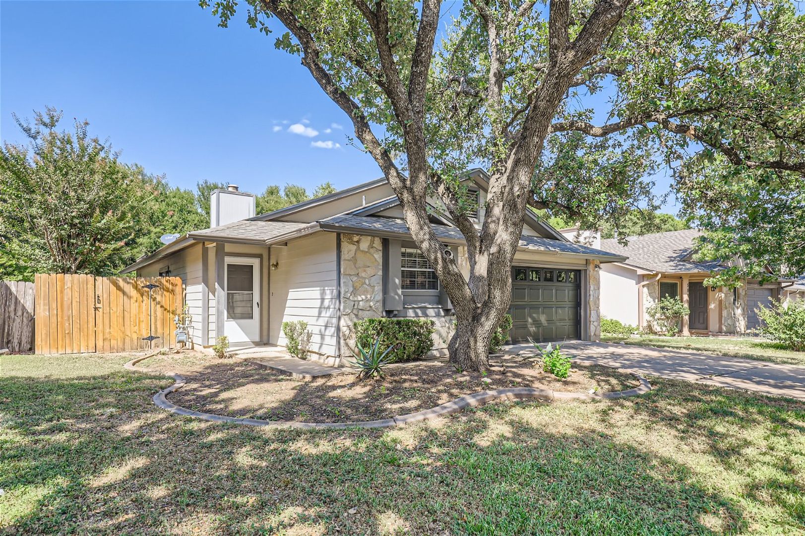 Austin House: 5810 Avery Island Ave.