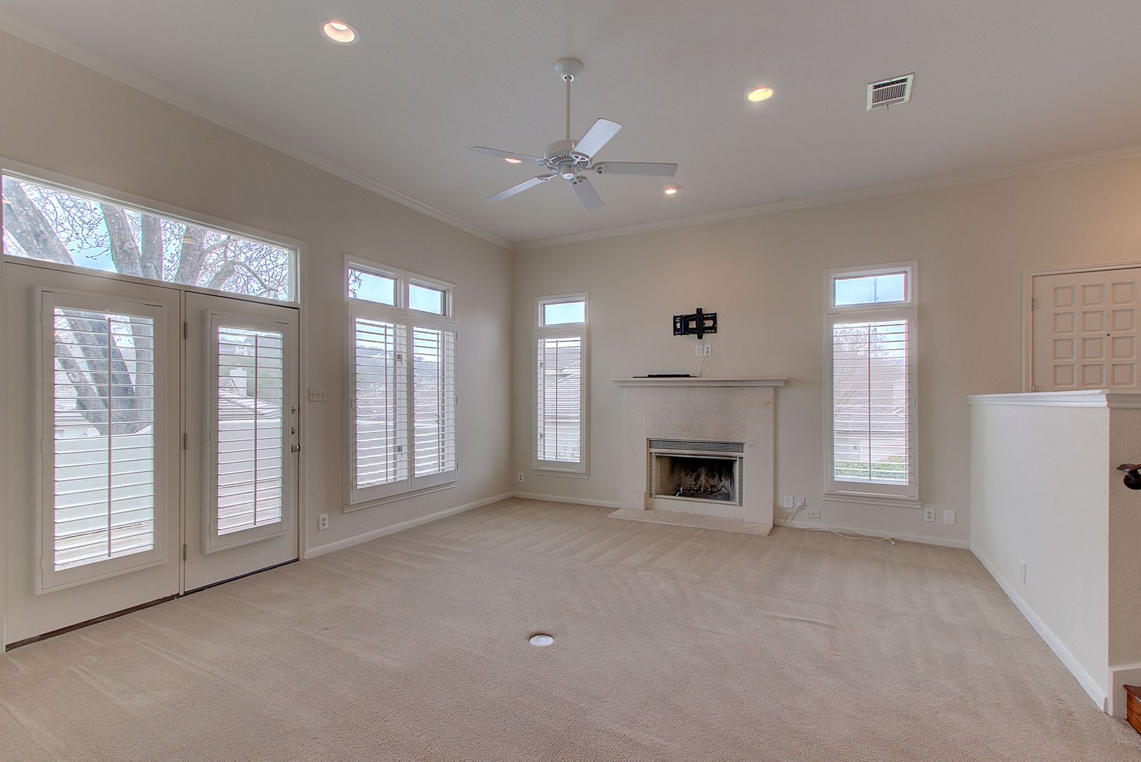 4231 Westlake Drive E2 4 of 12
