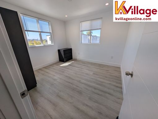 Private Bed AND BATH in co-living property near USC! – photo 1