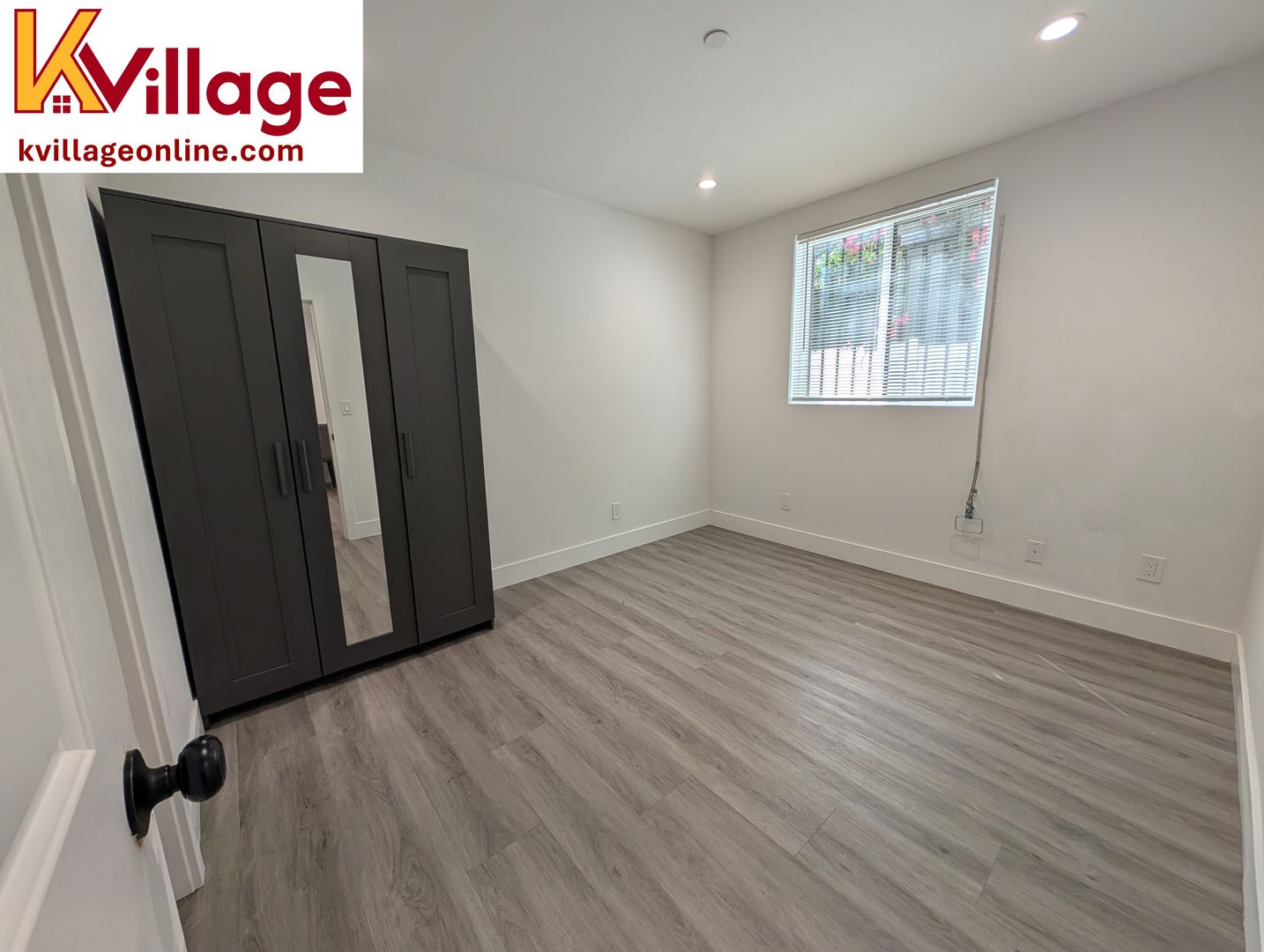 Los Angeles Apartment: 3711 1/2 HALLDALE AVE