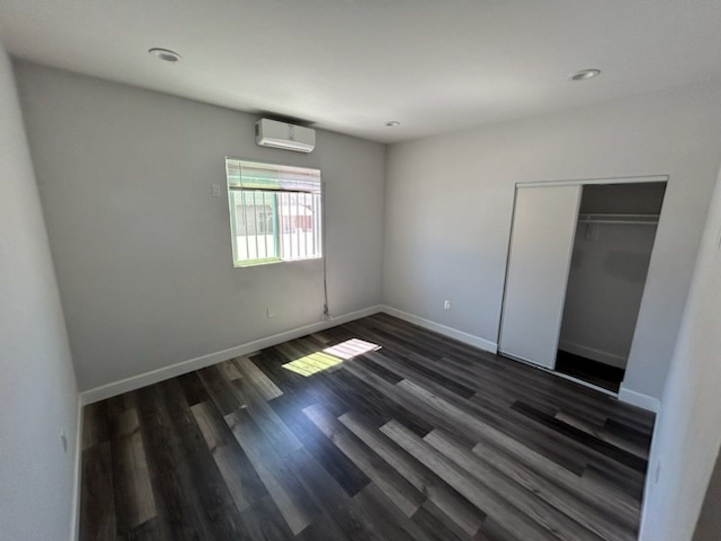 LOS ANGELES Apartment: 1567 W 36TH ST