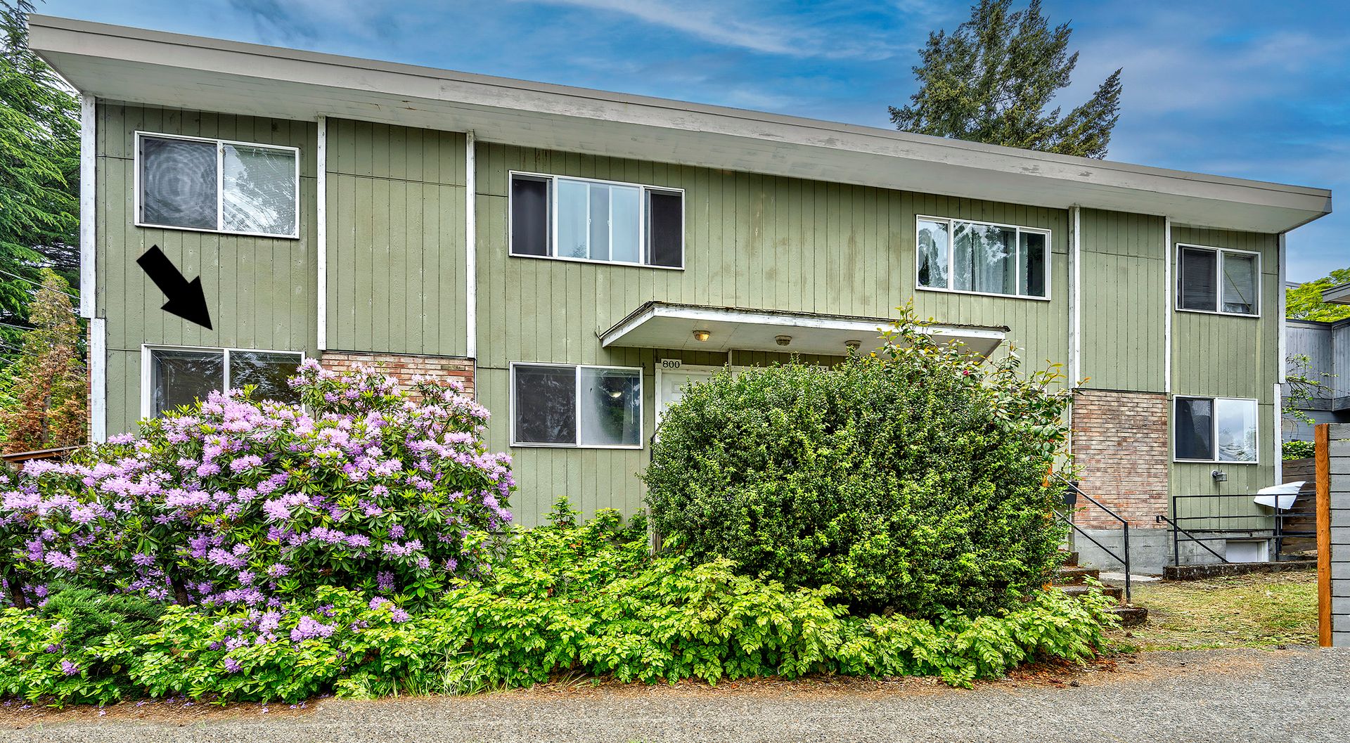 Seattle Apartment: 800 NE 40th St
