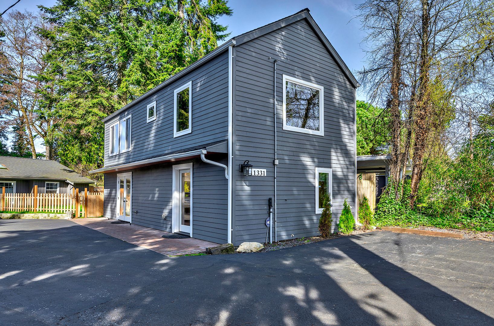 Seattle House: 11331 Sand Point Way NE