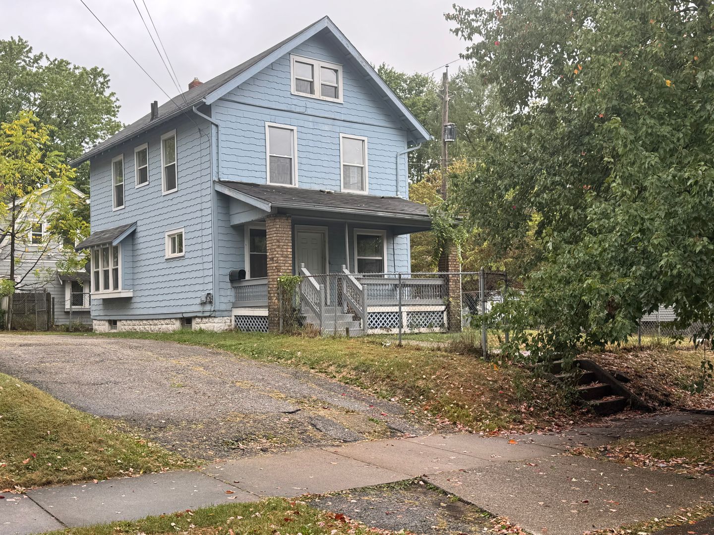 Akron House: 66 E. Mapledale Avenue