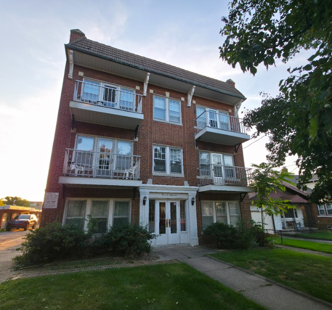 Cleveland Apartment: 3718 W 159th Street