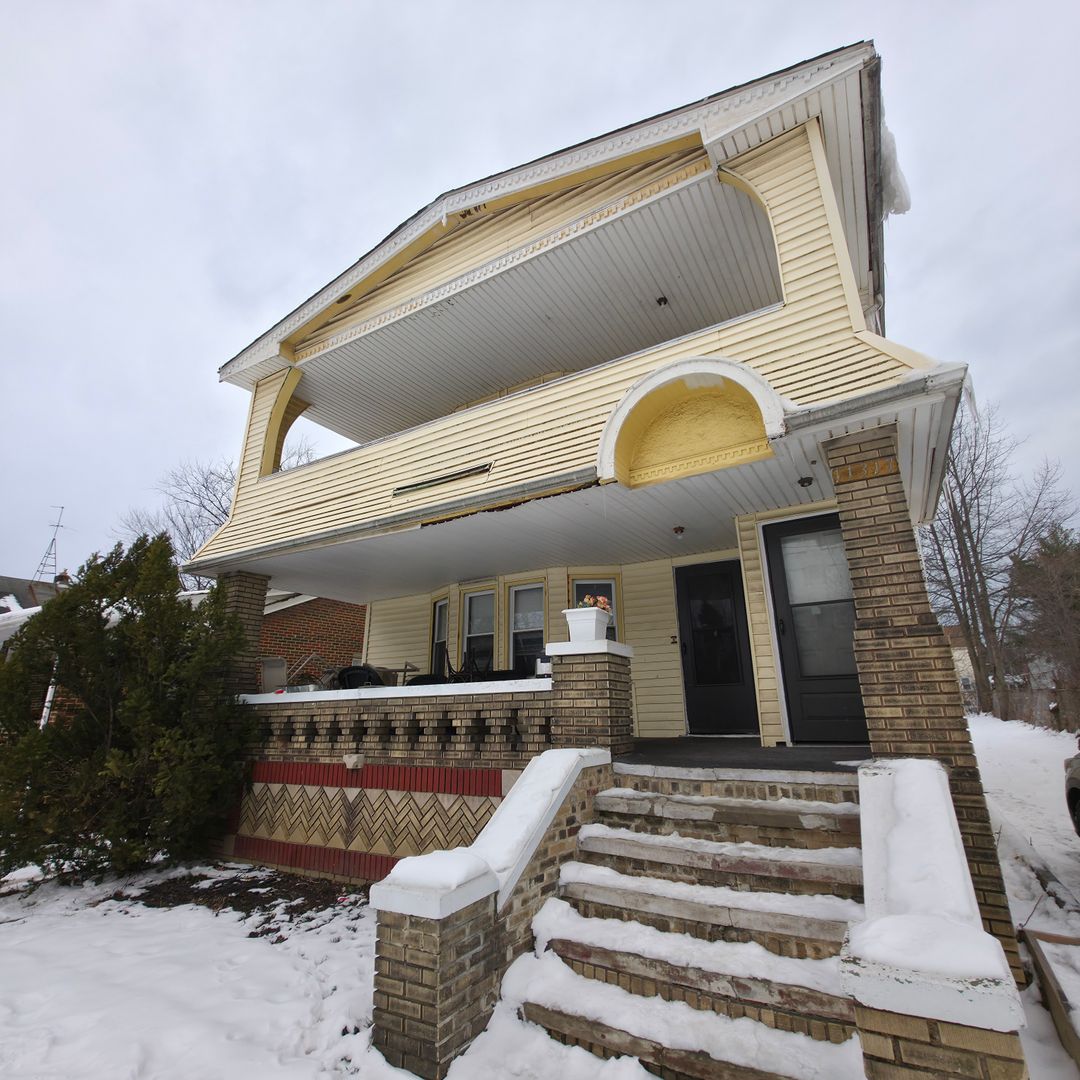 Cleveland Apartment: 11317 Dove Ave