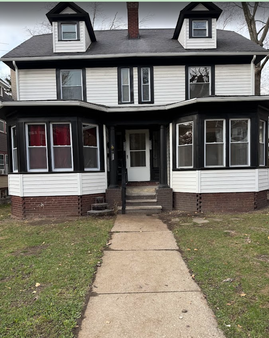 Cleveland Heights Apartment: 3235 Oak Rd