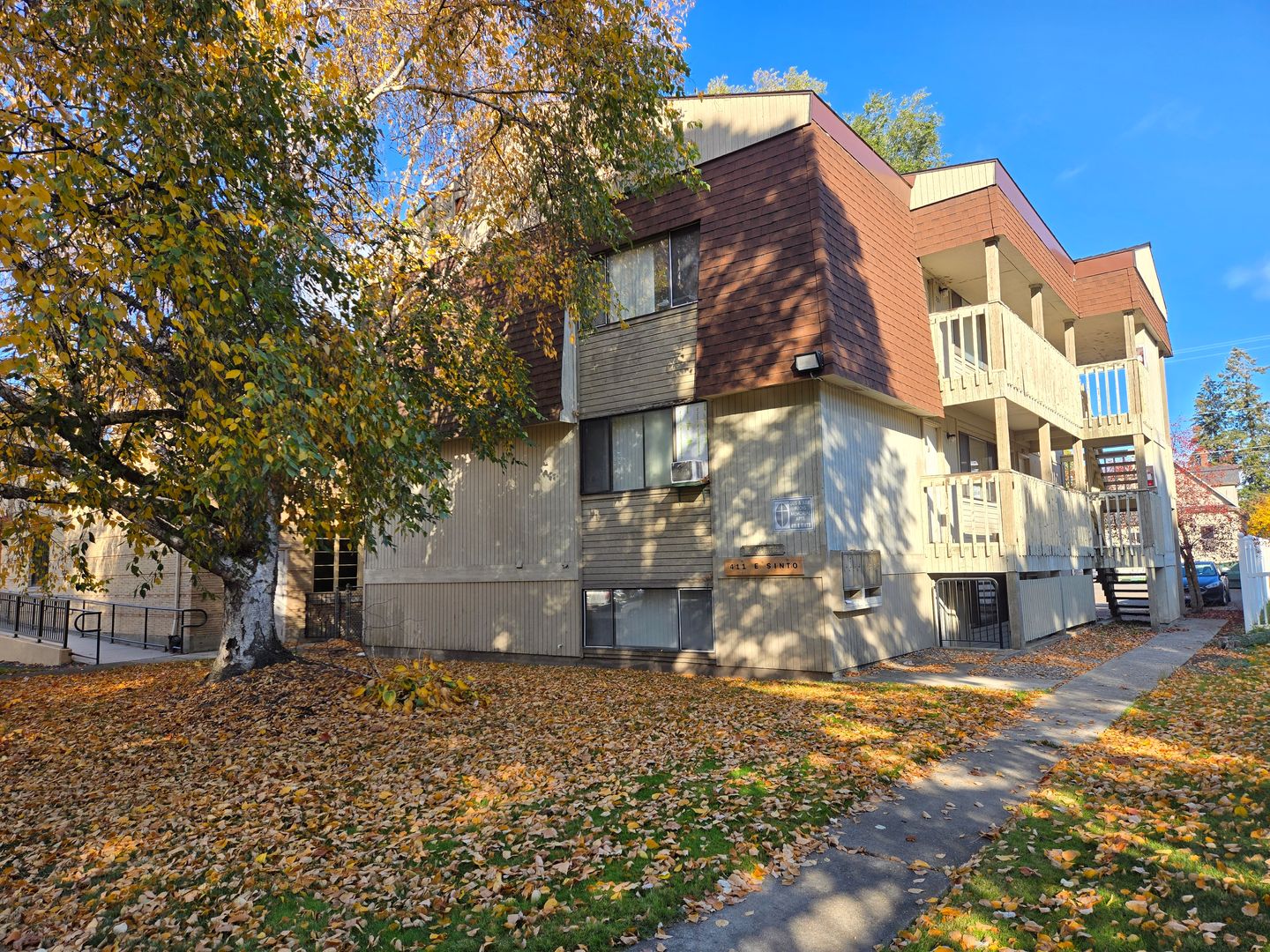 Spokane Apartment: 411 E Sinto Ave