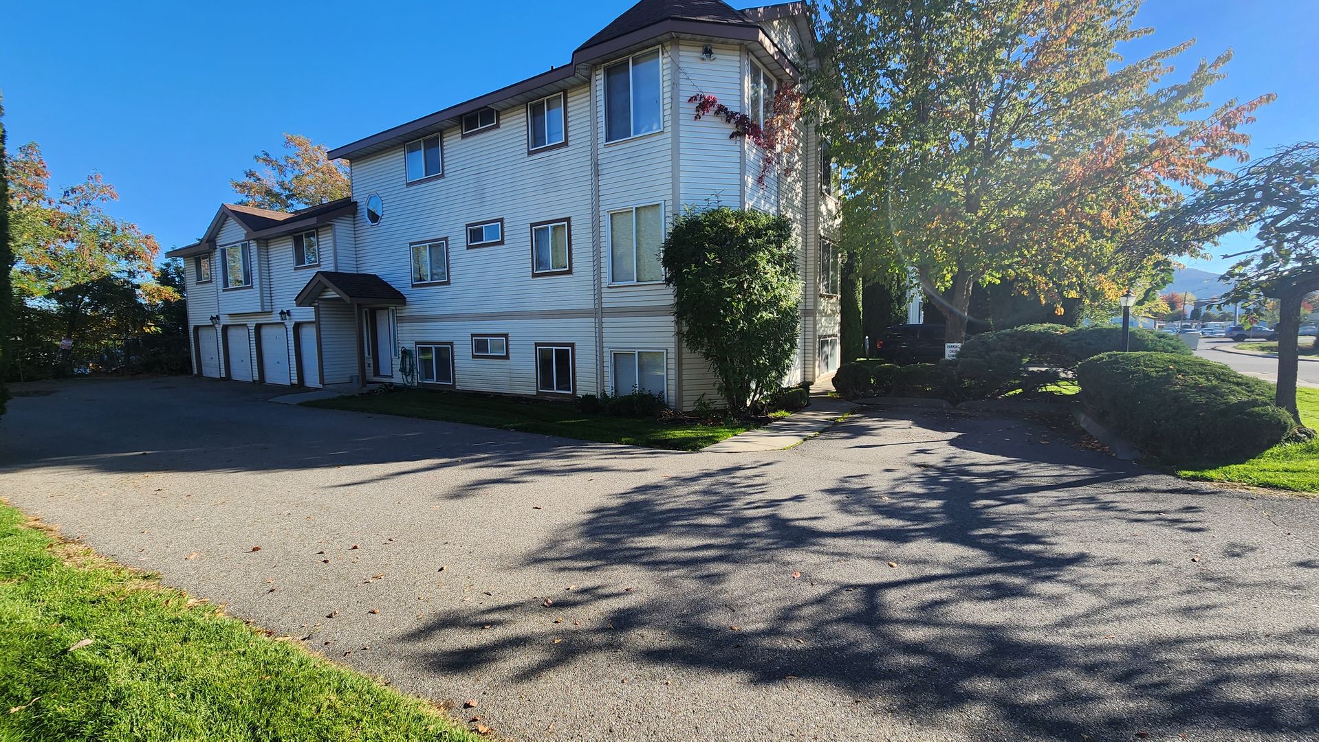 Post Falls Apartment: 820 N Siony Ln