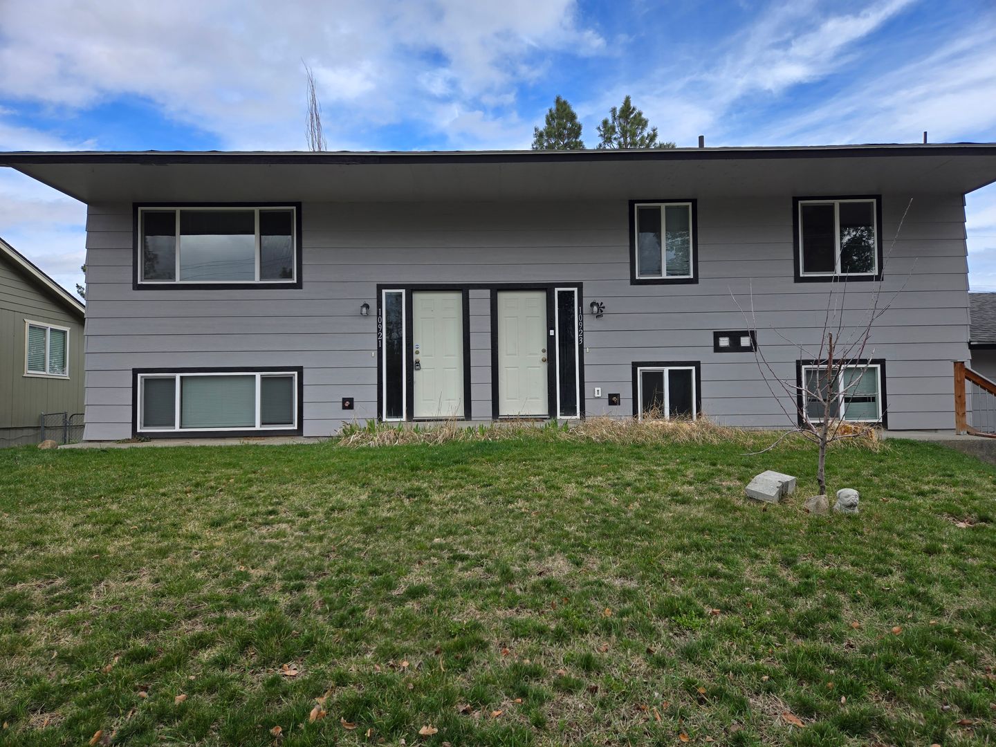 Spokane Valley Apartment: 10921/10923 E 16th Ave