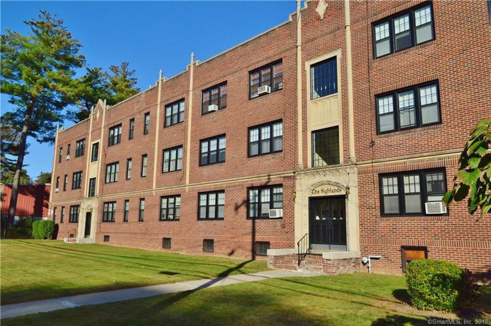 West Hartford Apartment: 684 Farmington Ave