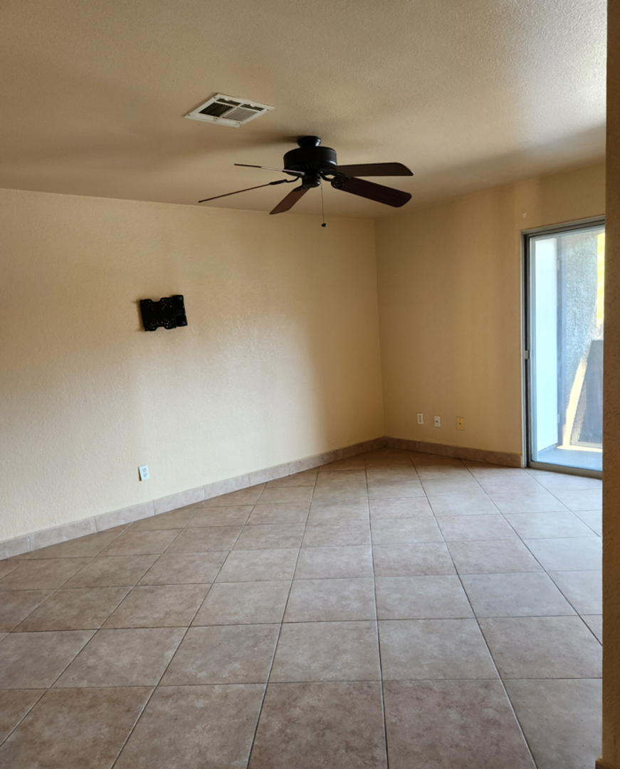 Las Vegas House: 2606 Durango Dr #223