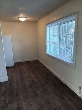 2 bedroom unit near Fremont Street in Las Vegas – photo 1