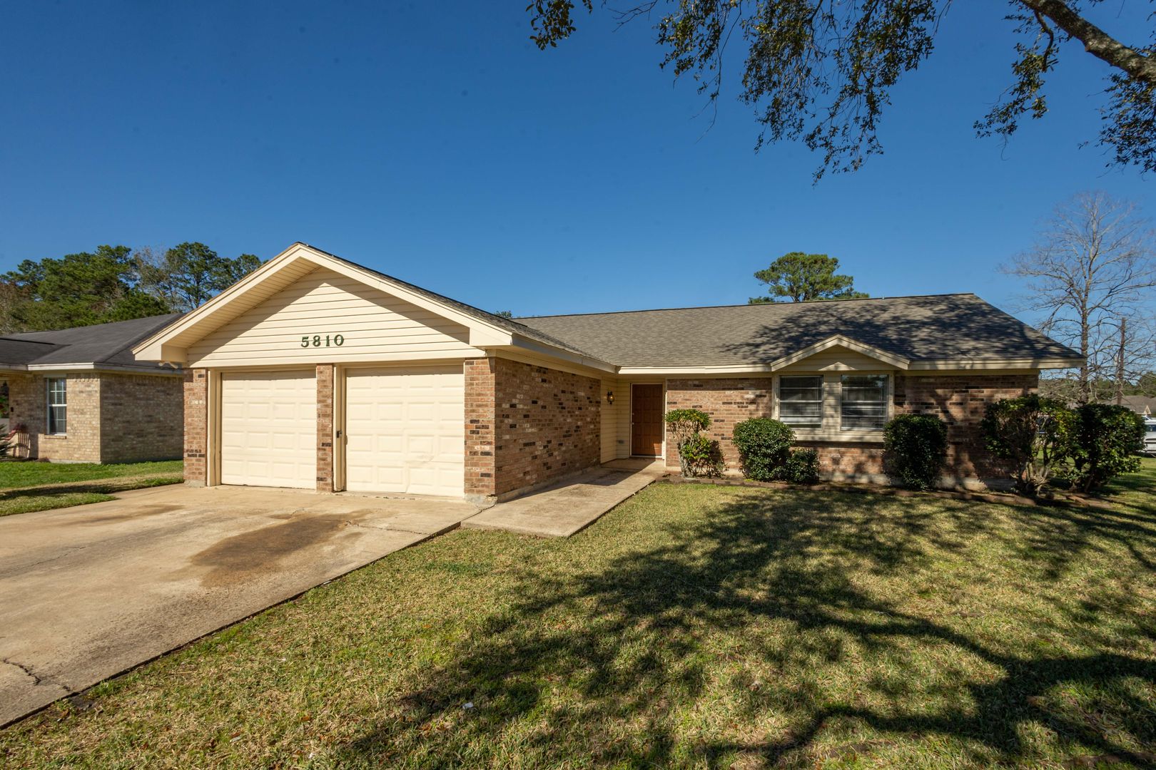 Beaumont House: 5810 Meadowview Rd