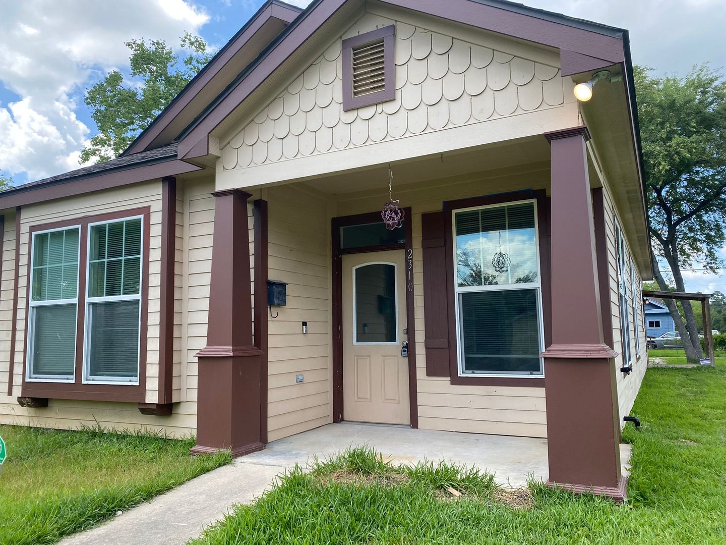 Beaumont House: 2310 Rusk St.