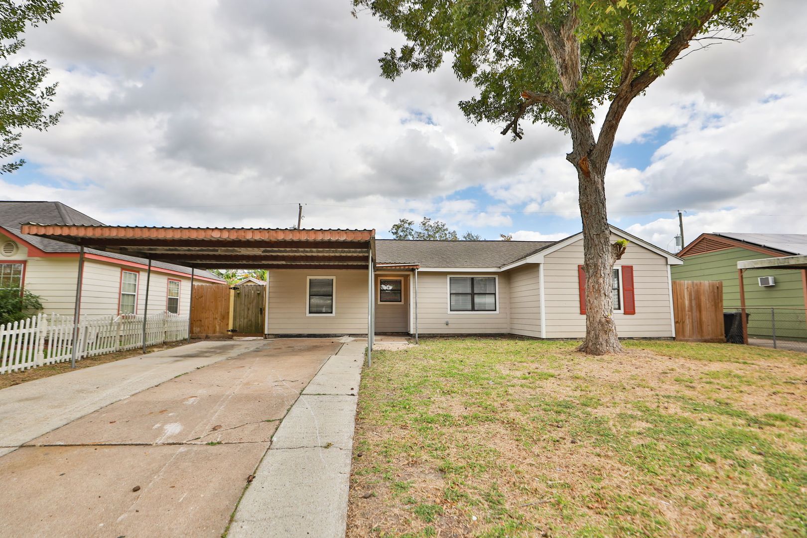 Channelview House: 718 Champs