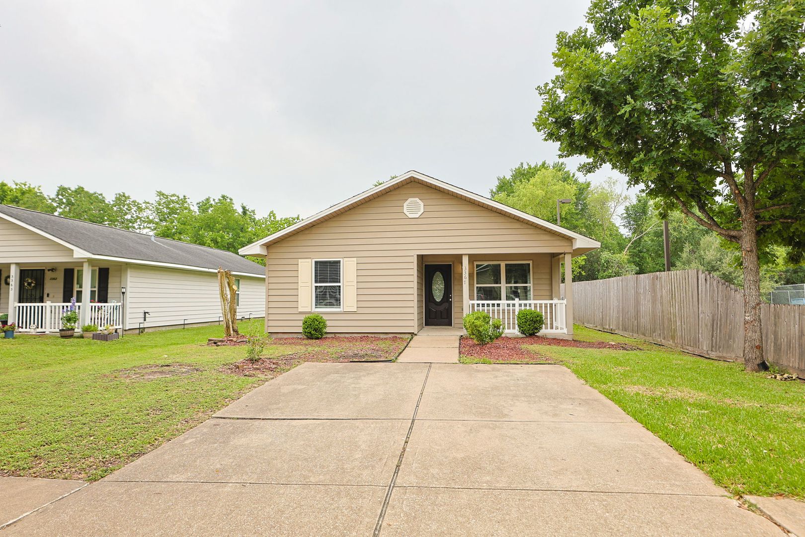 Houston House: 3367 Angel Ln