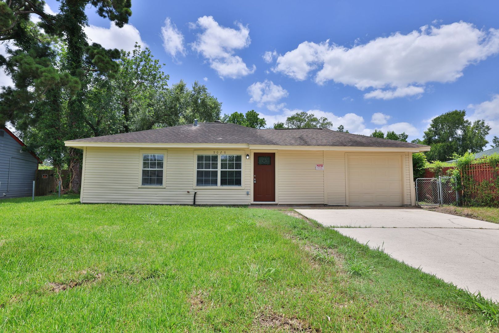 Houston House: 9026 Lake Forest Blvd.