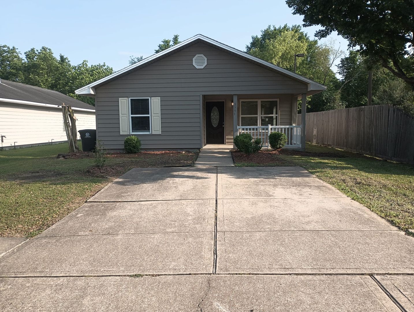 Houston House: 3367 Angel Ln