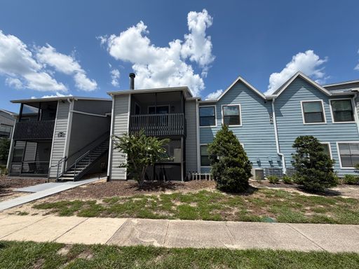 LIKE NEW!!!! Wonderful 2/1 Condo with Fireplace - Available NOW! – photo 1