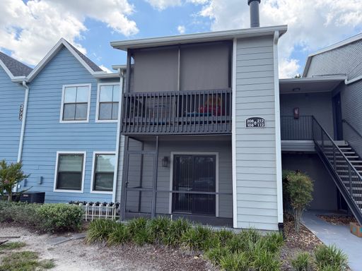 ** Move in Special $500 off your first months rent** FABULOUS 2 Bedroom/1 Bath Condo!! – photo 1