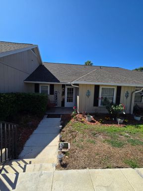 Cozy Condo in Errol Estates – photo 1