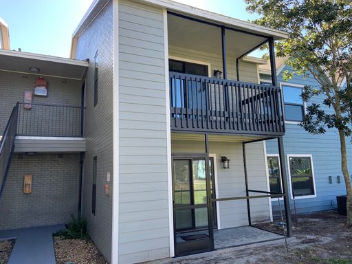 Wonderful 2/1 Condo - ** Move in Special $500 off your first months rent** Available Now! – photo 1