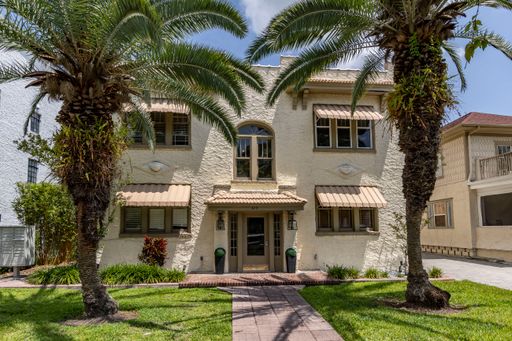 Charming Downtown Orlando 1/1 Corner Condo Near Lake Eola! – photo 1