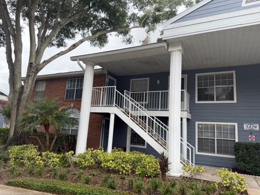Convenient 2/2 Orlando Condo – Water & Garbage Included! – photo 1