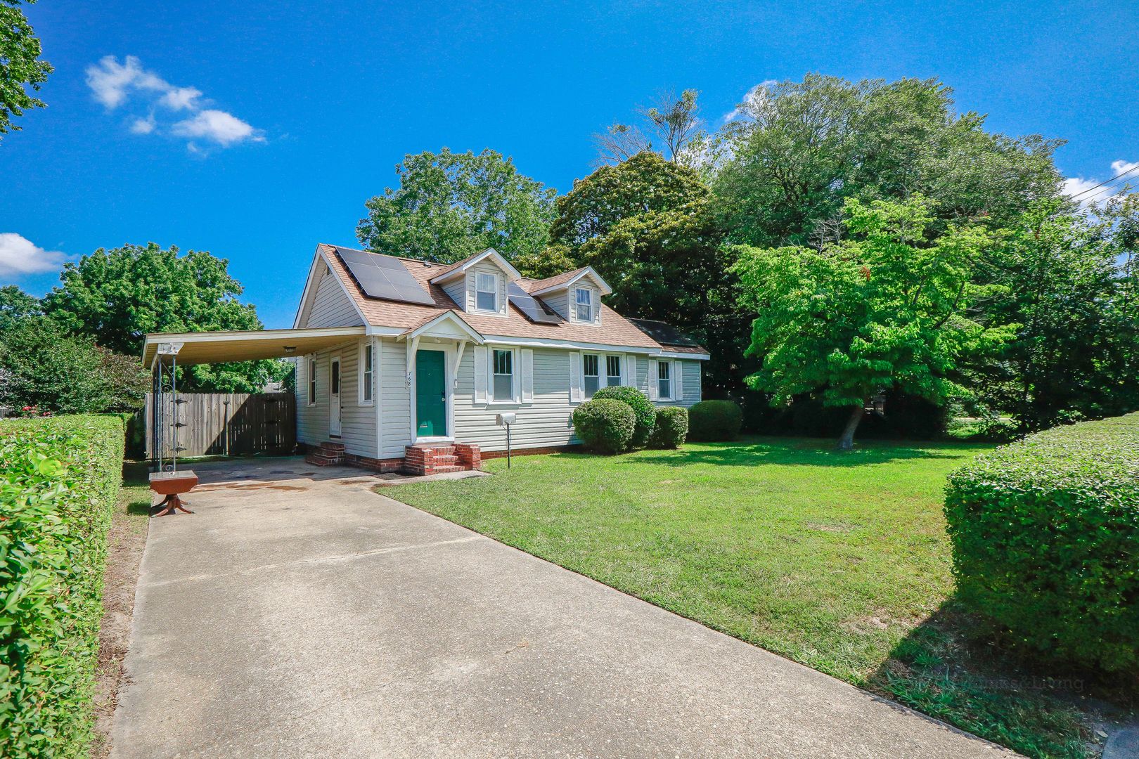 Norfolk House: 768 Mayfield Ave