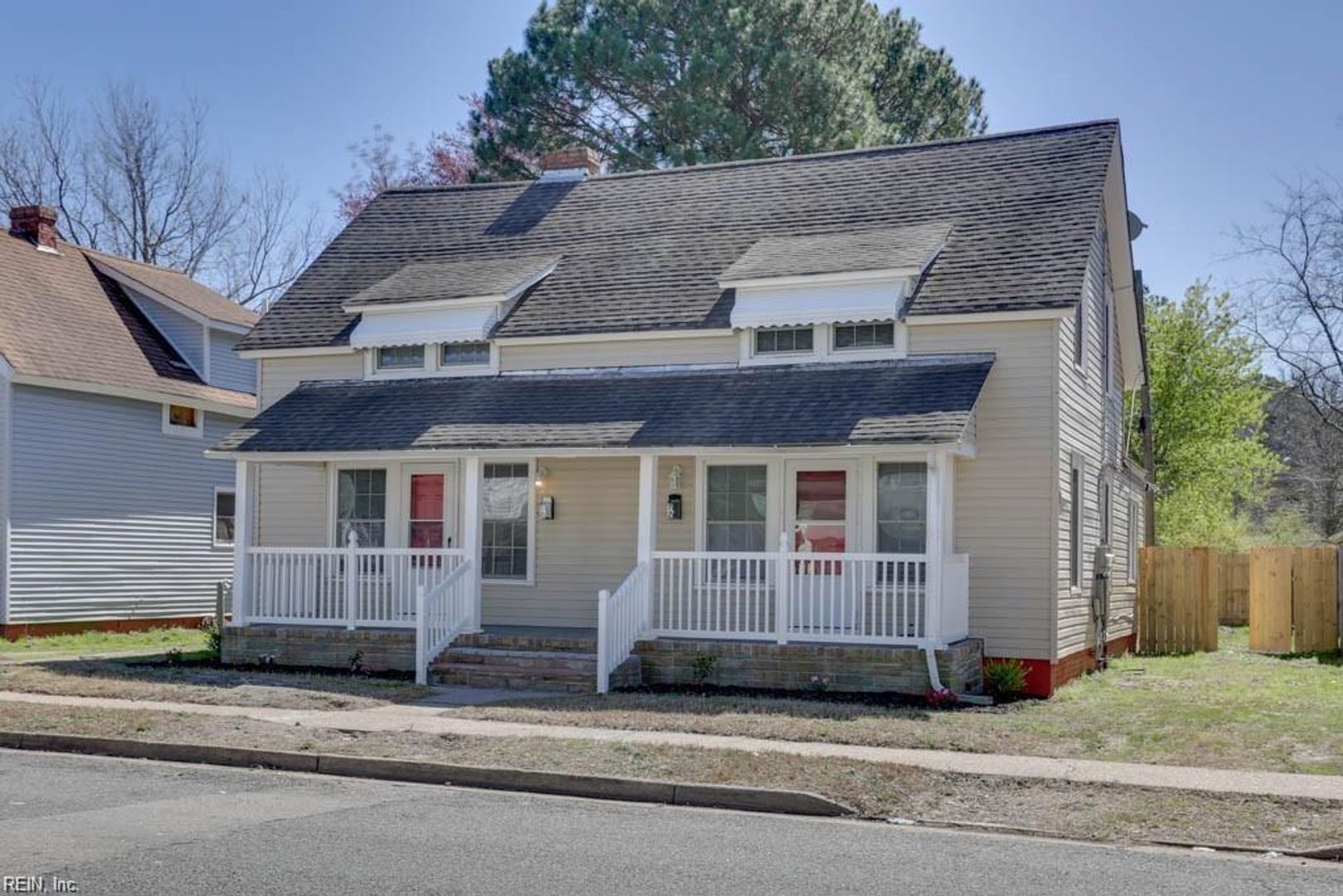 Portsmouth House: 70 Manly St