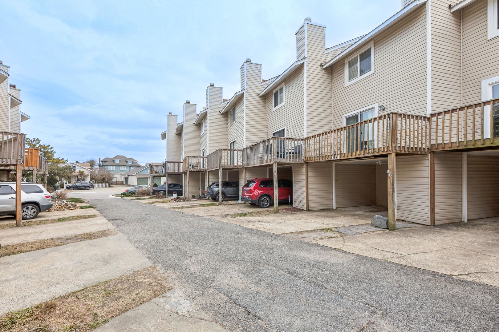 Norfolk House: 1521 E Ocean View Ave